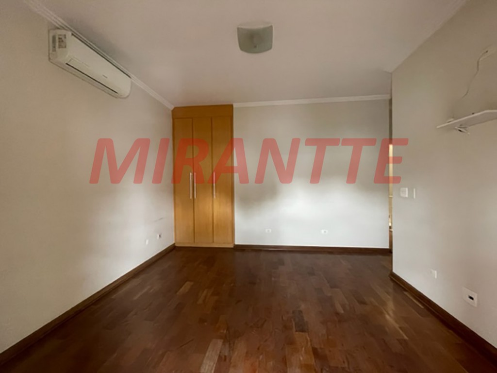 Sobrado de 310m² com 4 quartos em Jardim São Paulo