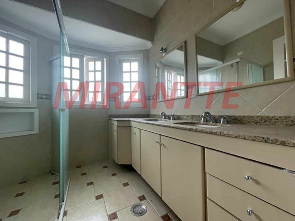 Sobrado de 310m² com 4 quartos em Jardim São Paulo