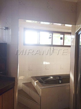 Sobrado de 342m² com 4 quartos em Jardim França