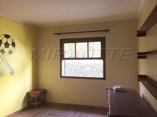 Sobrado de 342m² com 4 quartos em Jardim França