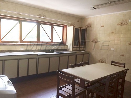 Sobrado de 342m² com 4 quartos em Jardim França