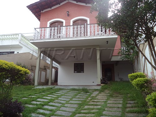 Sobrado de 304m² com 3 quartos em Tremembe