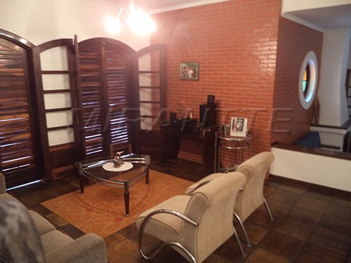 Sobrado de 304m² com 3 quartos em Tremembe