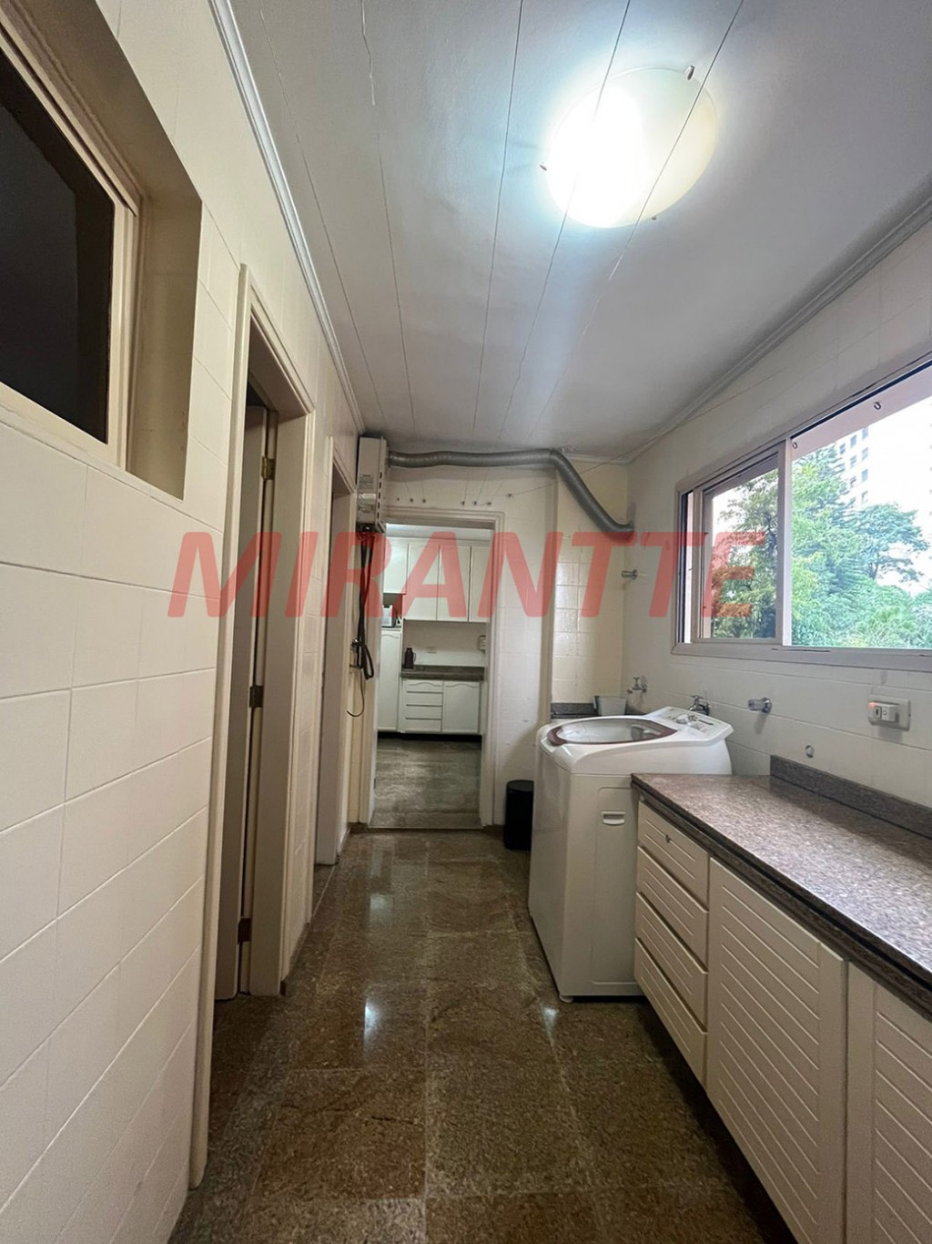 Apartamento de 193m² com 3 quartos em Água Fria