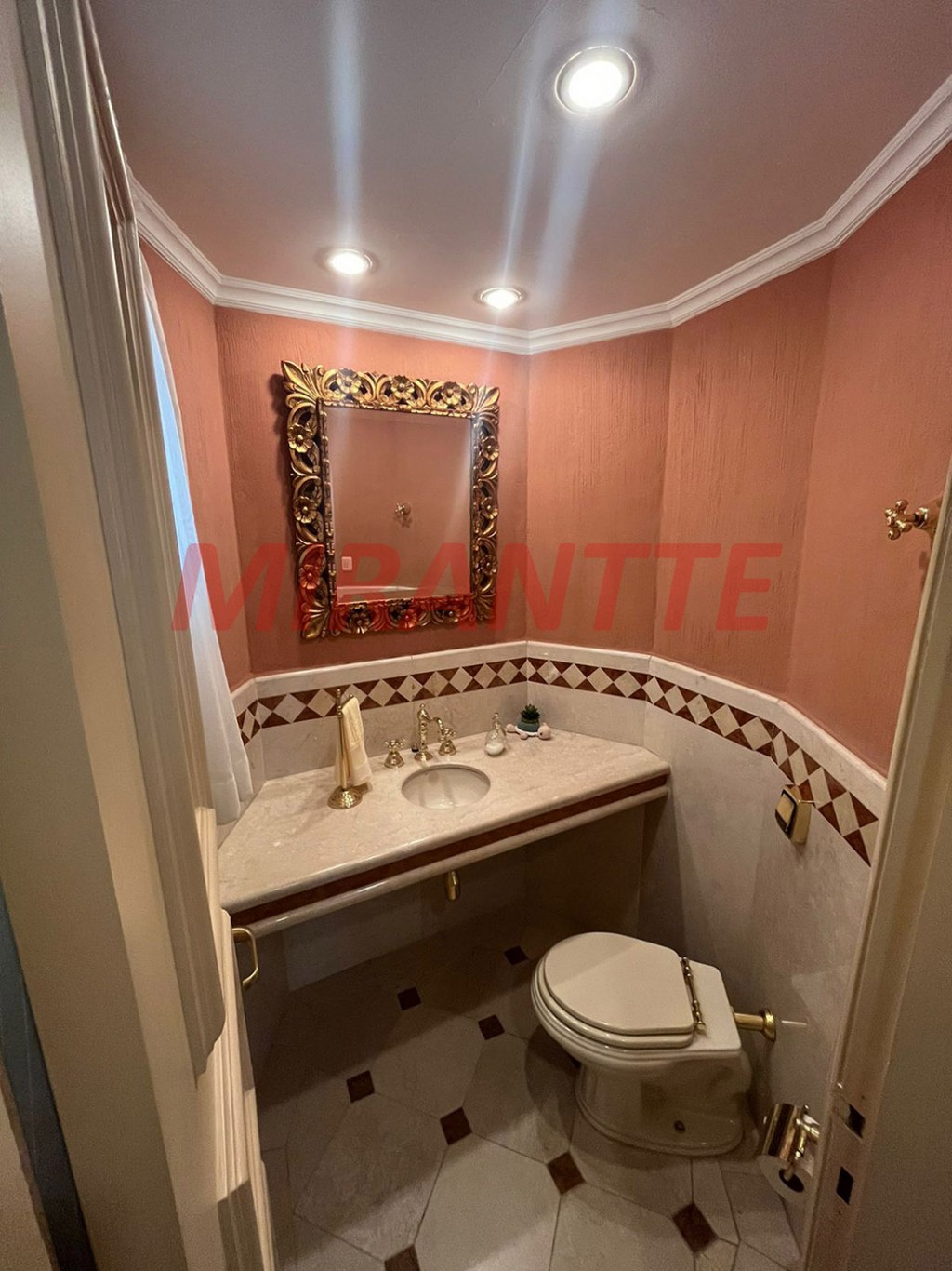 Apartamento de 193m² com 3 quartos em Água Fria