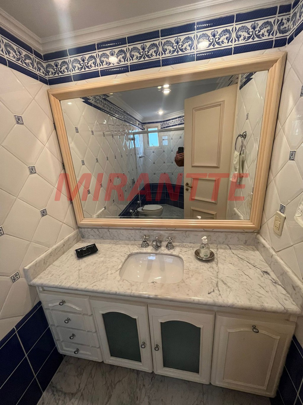 Apartamento de 193m² com 3 quartos em Água Fria