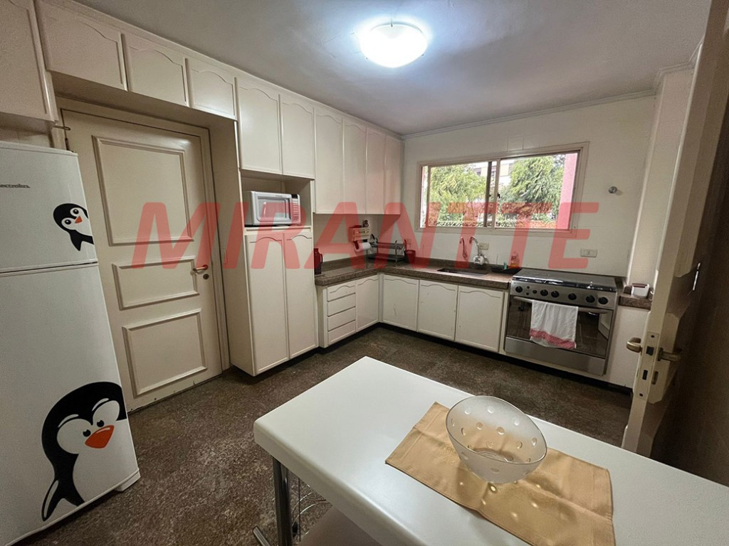 Apartamento de 193m² com 3 quartos em Água Fria