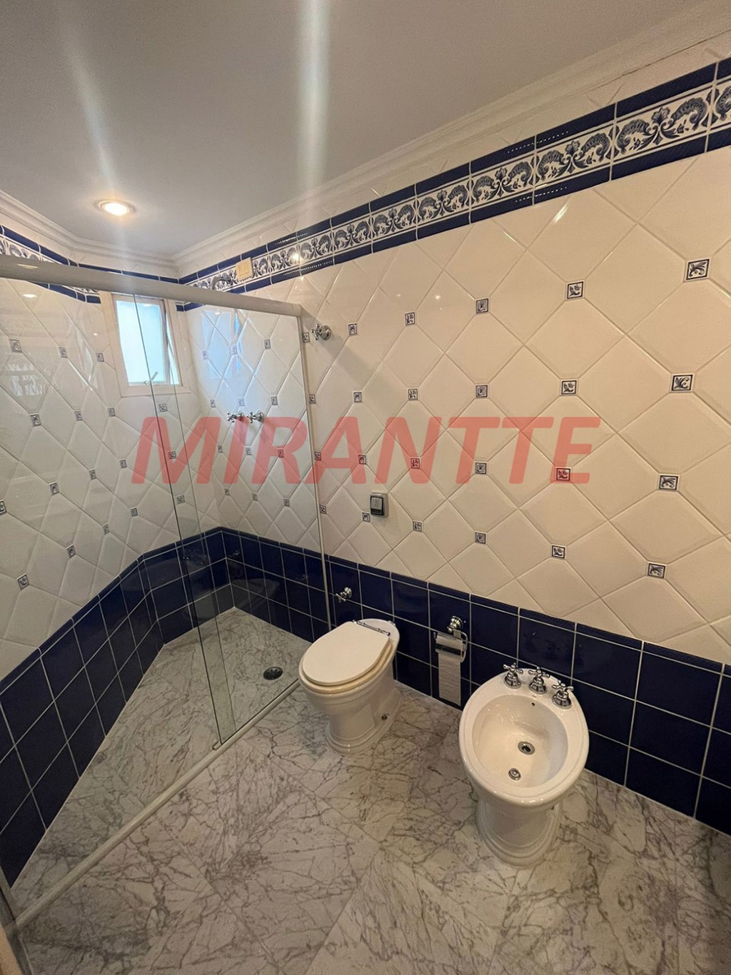 Apartamento de 193m² com 3 quartos em Água Fria