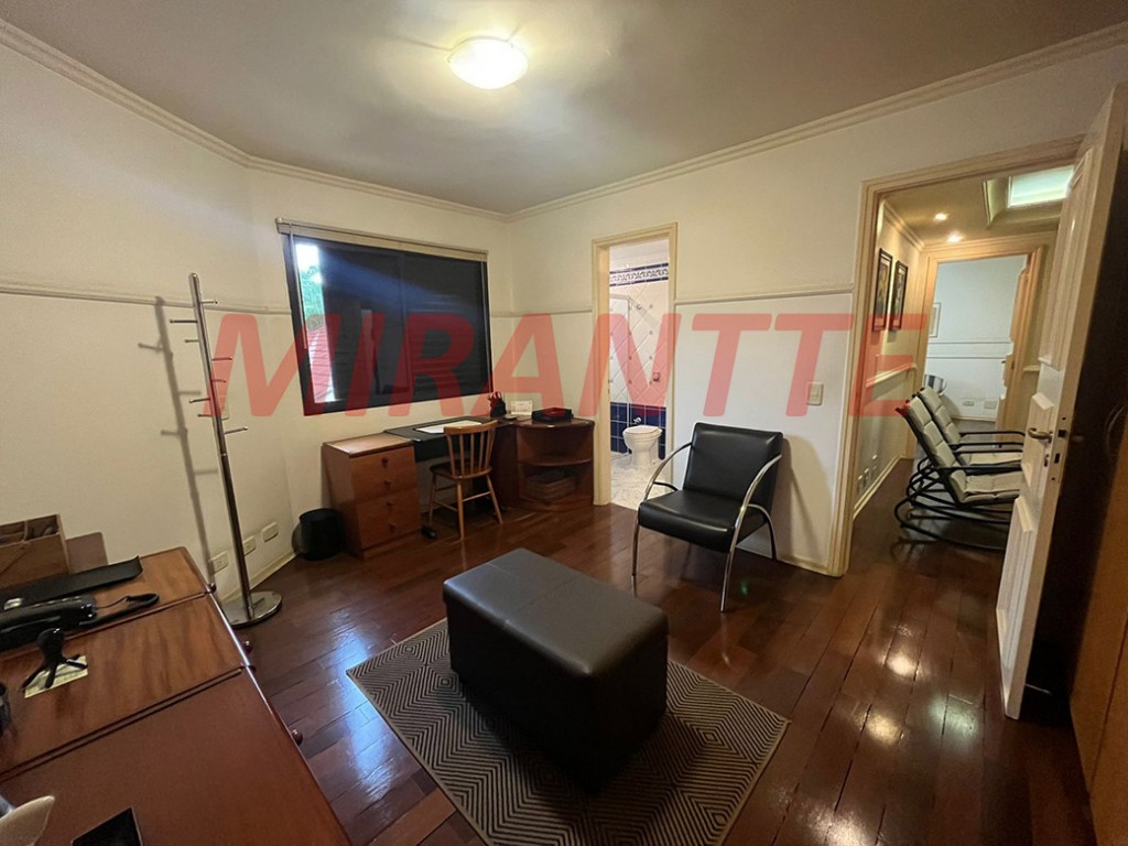 Apartamento de 193m² com 3 quartos em Água Fria