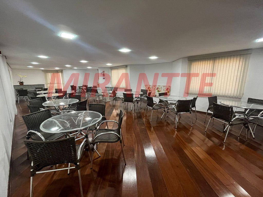 Apartamento de 193m² com 3 quartos em Água Fria