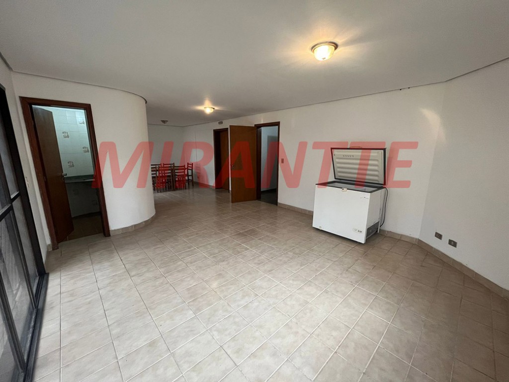 Apartamento de 193m² com 3 quartos em Água Fria