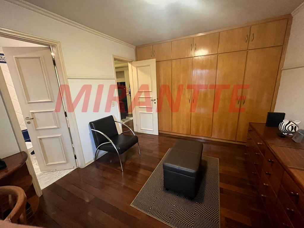 Apartamento de 193m² com 3 quartos em Água Fria