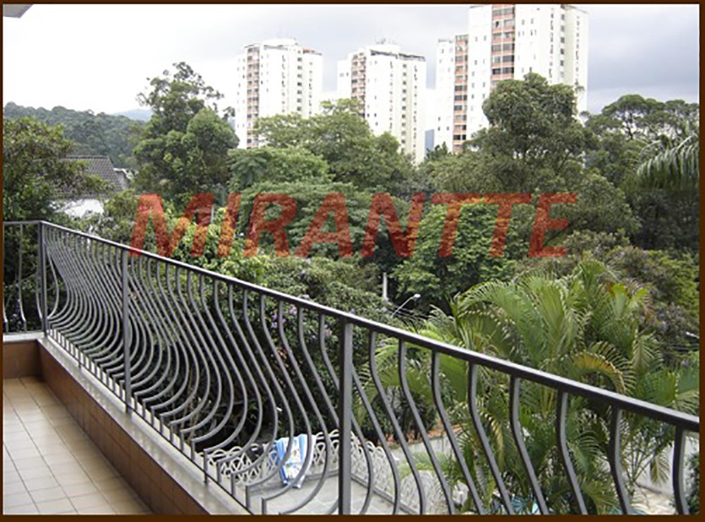 Casa terrea de 600m² com 5 quartos em Barro Branco