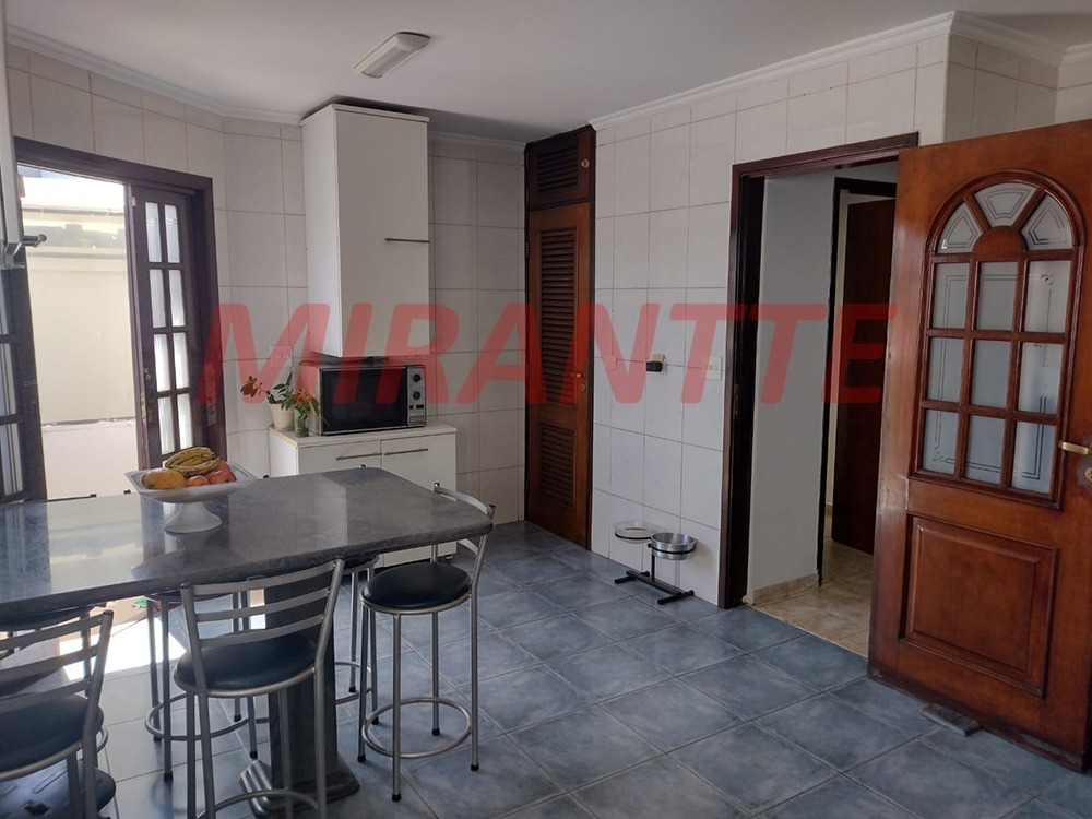 Sobrado de 200m² com 4 quartos em Mandaqui