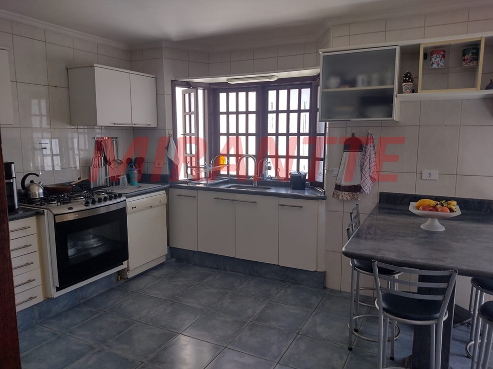 Sobrado de 200m² com 4 quartos em Mandaqui