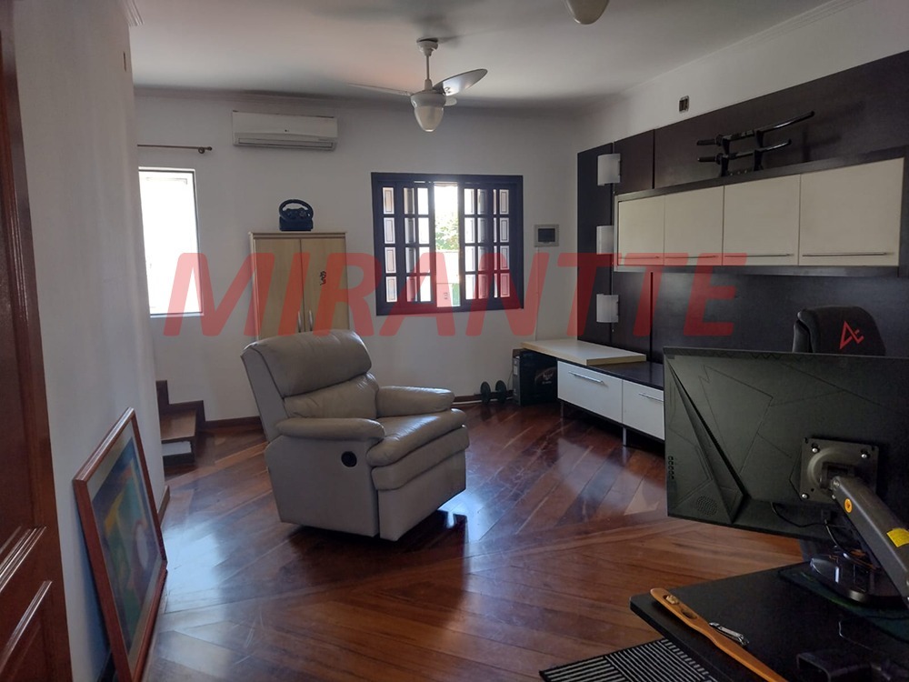 Sobrado de 200m² com 4 quartos em Mandaqui