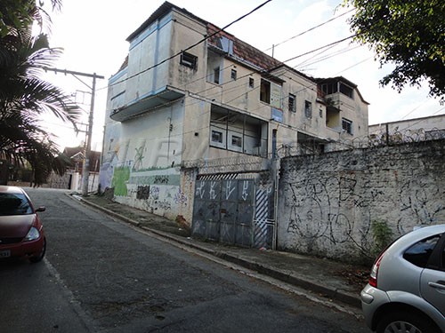 Comercial de 360m² em Tremembe