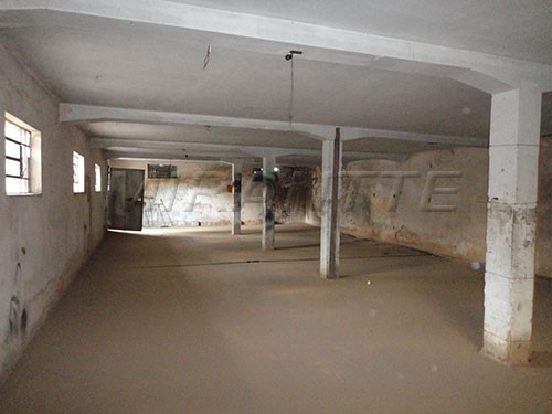 Comercial de 360m² em Tremembe