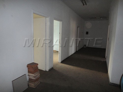 Comercial de 360m² em Tremembe
