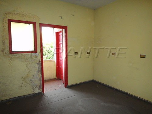 Comercial de 360m² em Tremembe