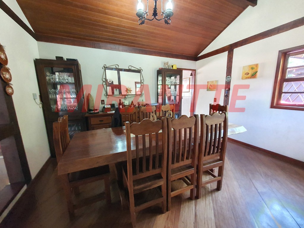 Sobrado de 400m² com 3 quartos em Serra Da Cantareira