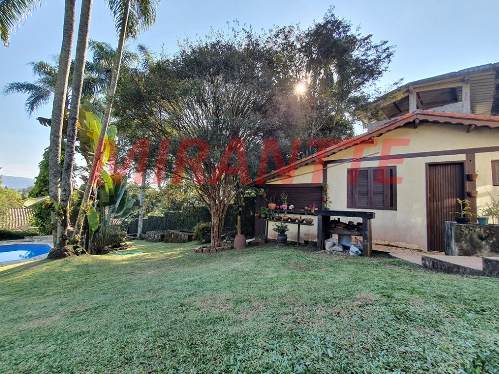 Sobrado de 400m² com 3 quartos em Serra Da Cantareira