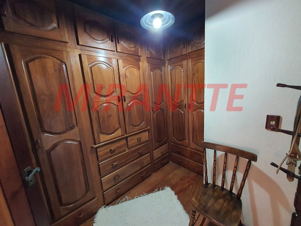 Sobrado de 400m² com 3 quartos em Serra Da Cantareira