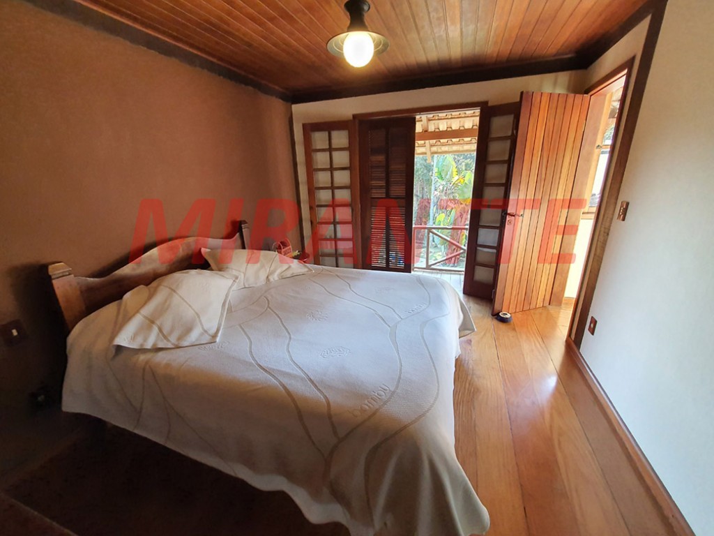 Sobrado de 400m² com 3 quartos em Serra Da Cantareira