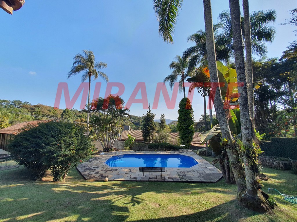 Sobrado de 400m² com 3 quartos em Serra Da Cantareira