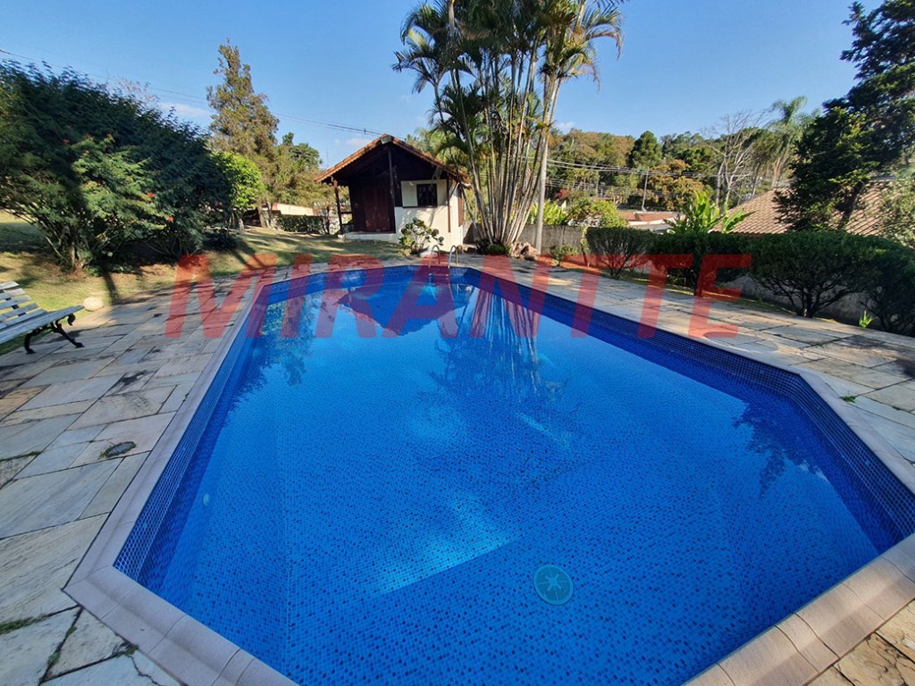 Sobrado de 400m² com 3 quartos em Serra Da Cantareira