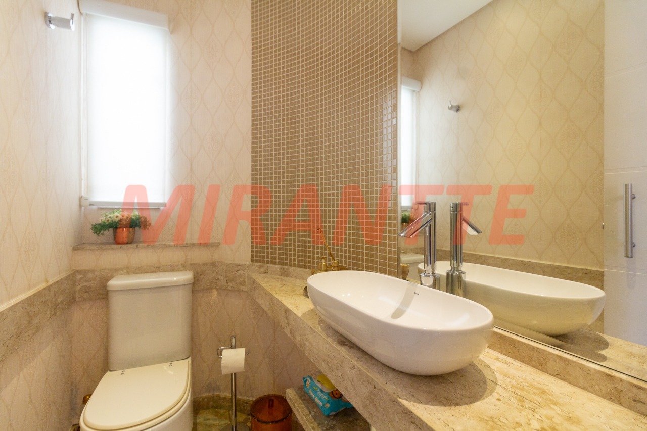 Sobrado de 450m² com 5 quartos em Tremembe