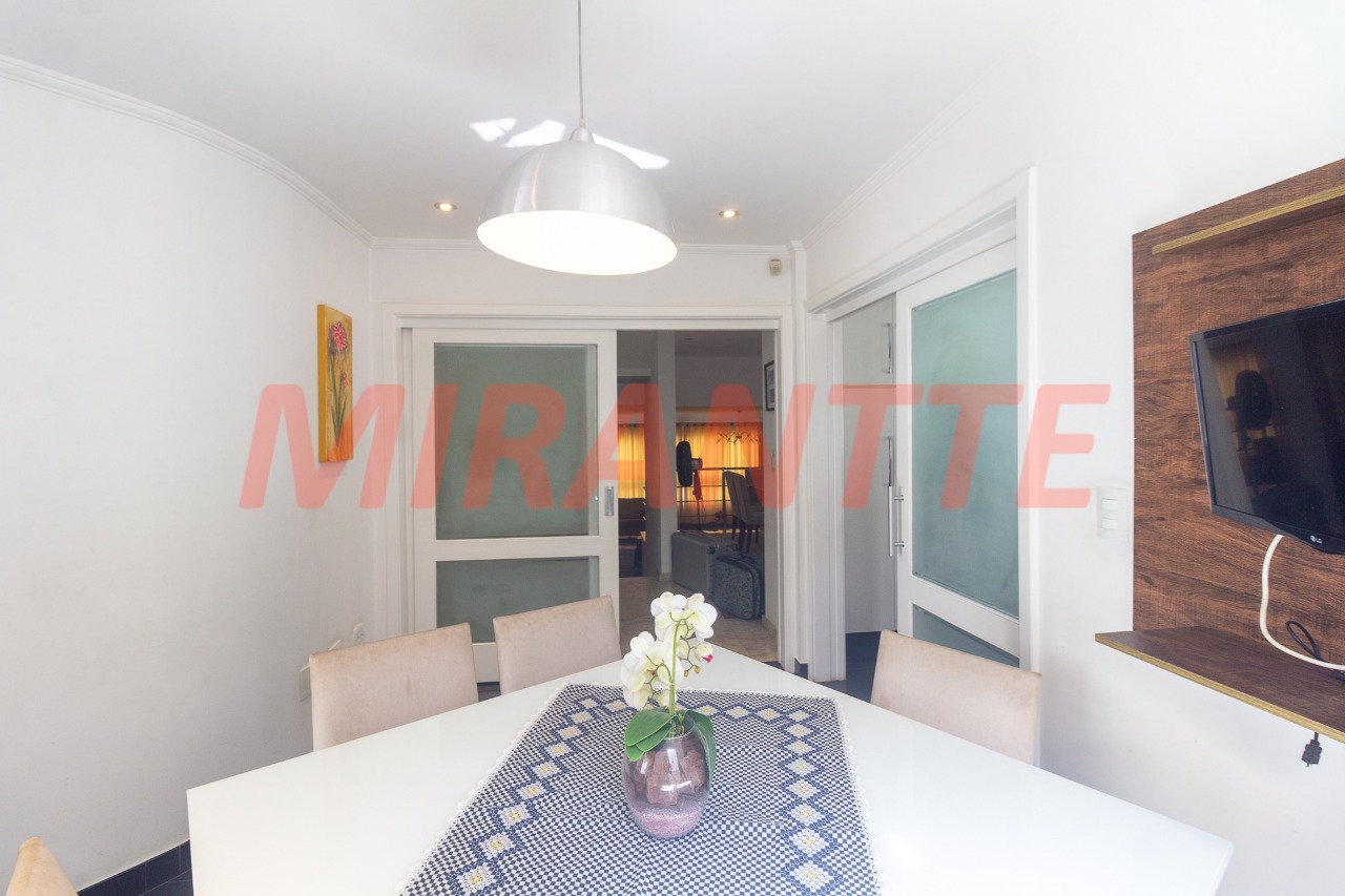 Sobrado de 450m² com 5 quartos em Tremembe