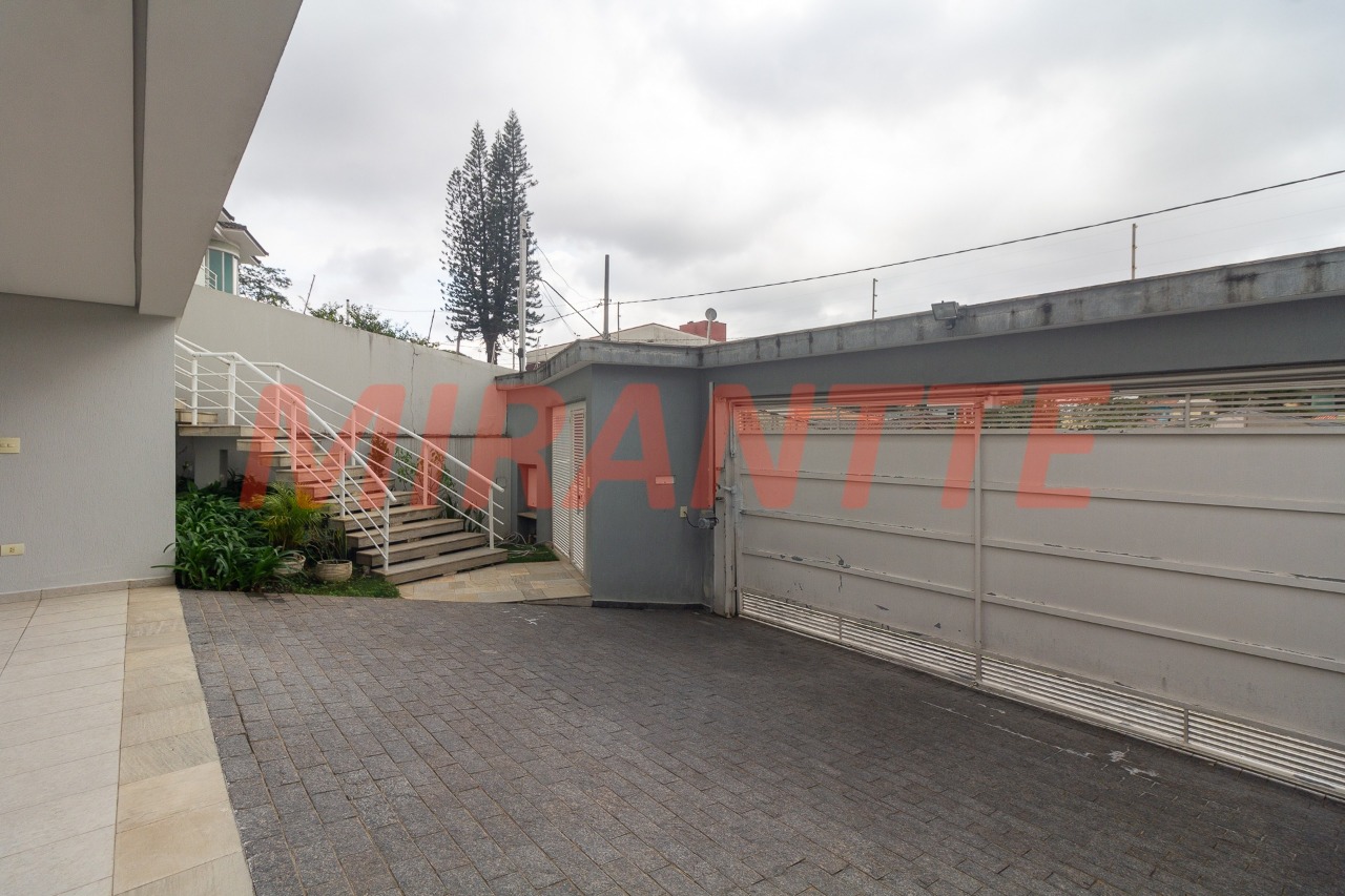 Sobrado de 450m² com 5 quartos em Tremembe