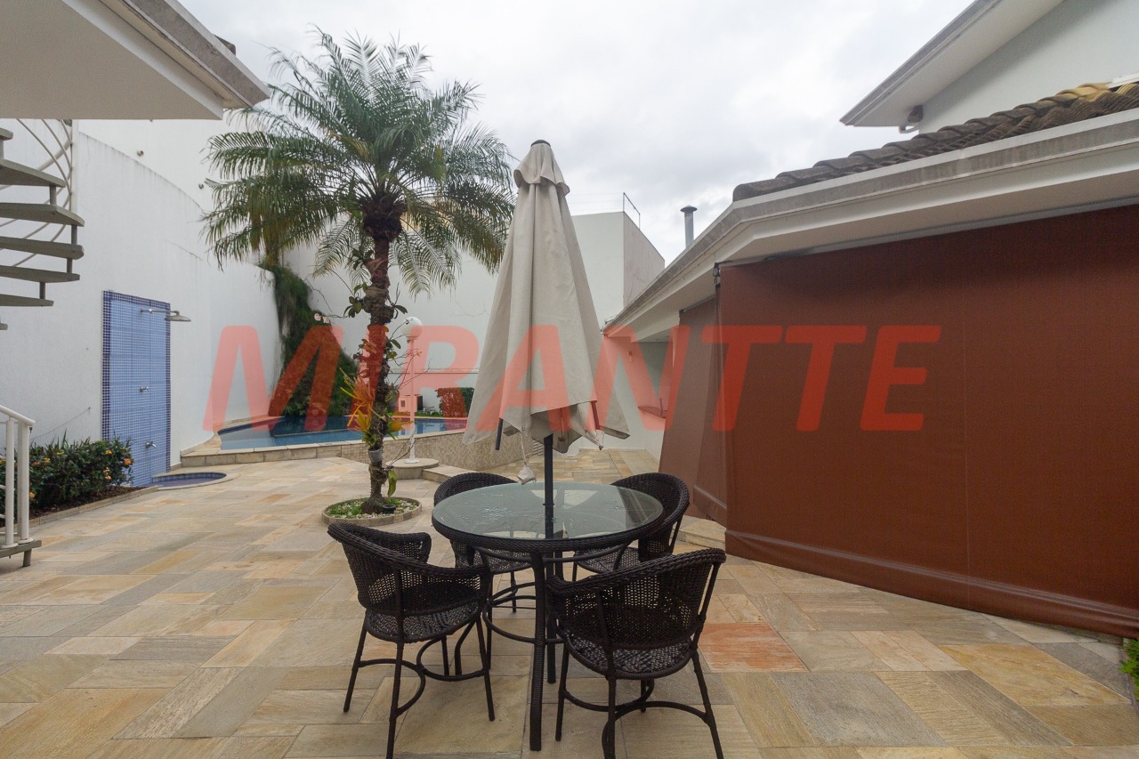 Sobrado de 450m² com 5 quartos em Tremembe