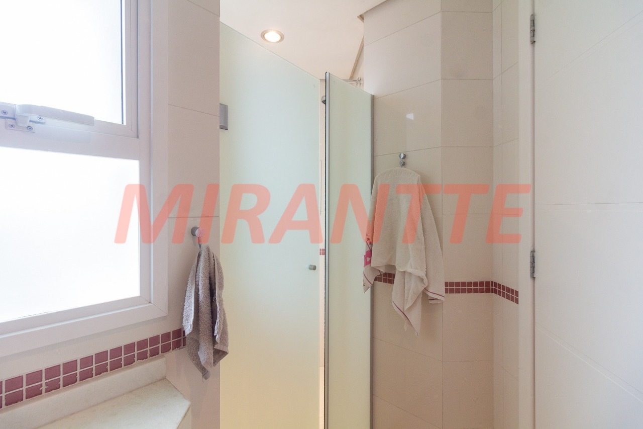 Sobrado de 450m² com 5 quartos em Tremembe