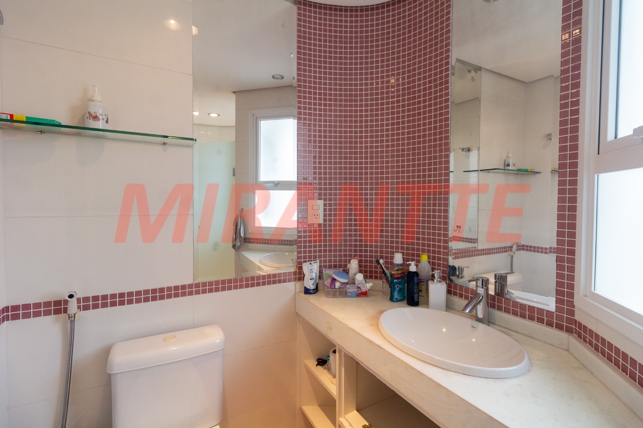 Sobrado de 450m² com 5 quartos em Tremembe