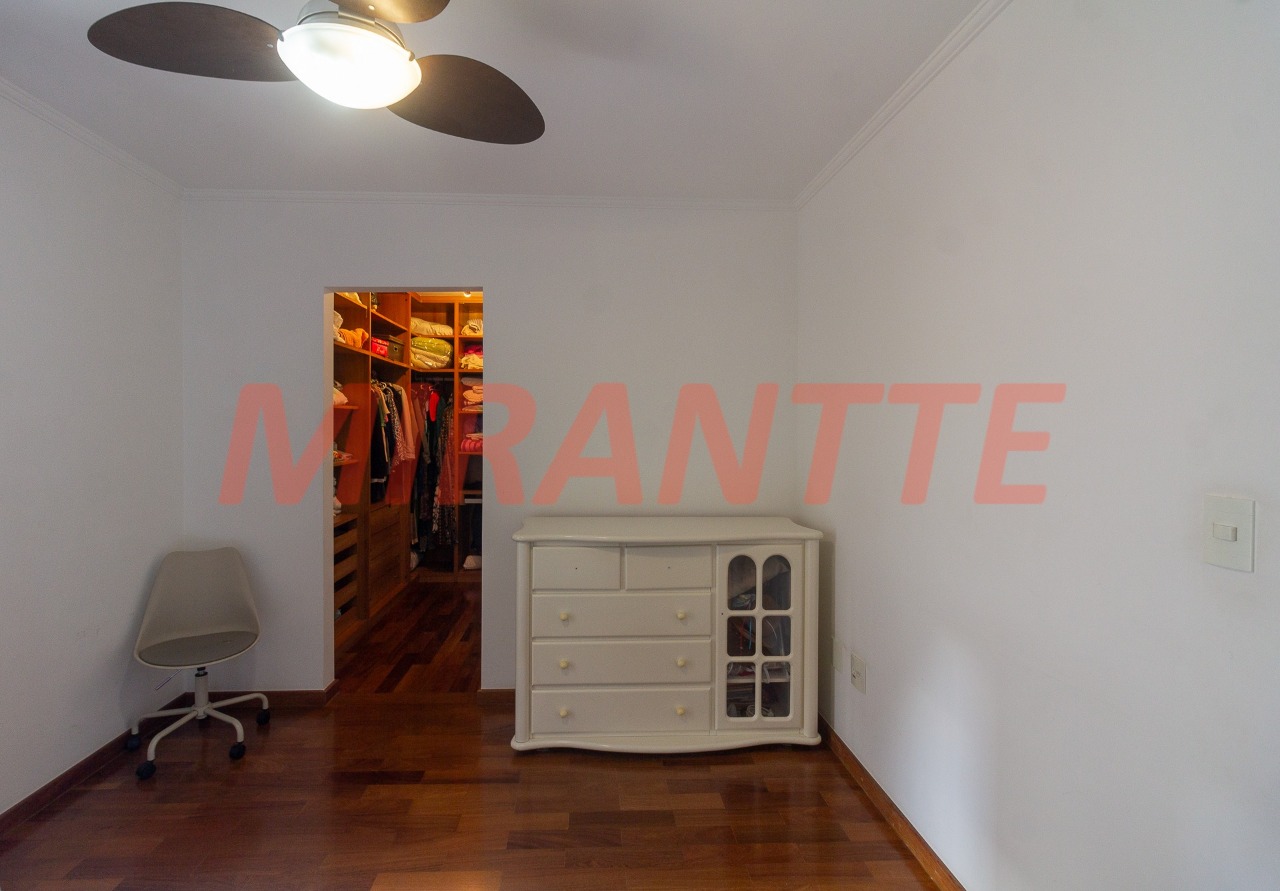 Sobrado de 450m² com 5 quartos em Tremembe