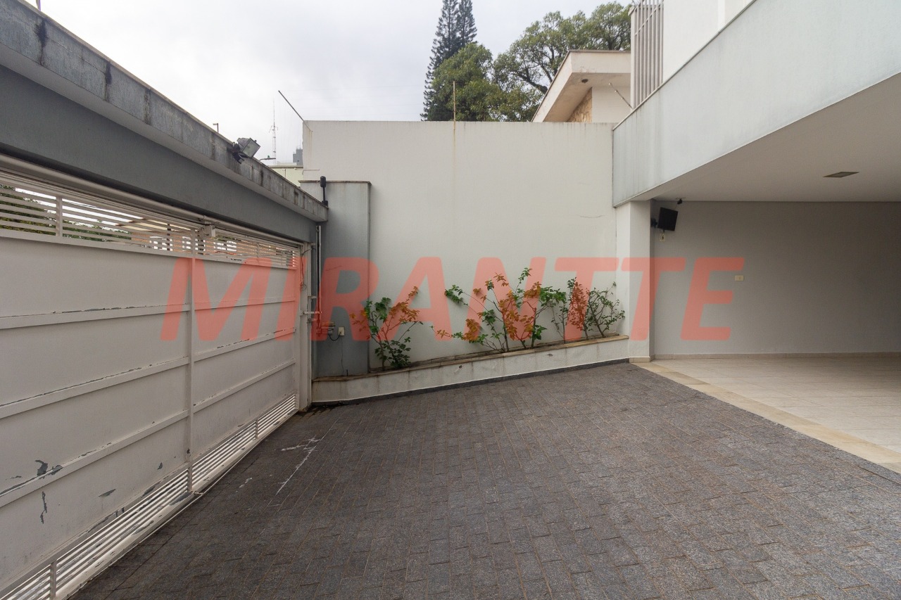 Sobrado de 450m² com 5 quartos em Tremembe