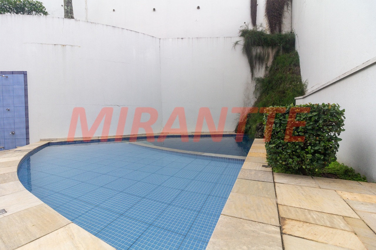 Sobrado de 450m² com 5 quartos em Tremembe