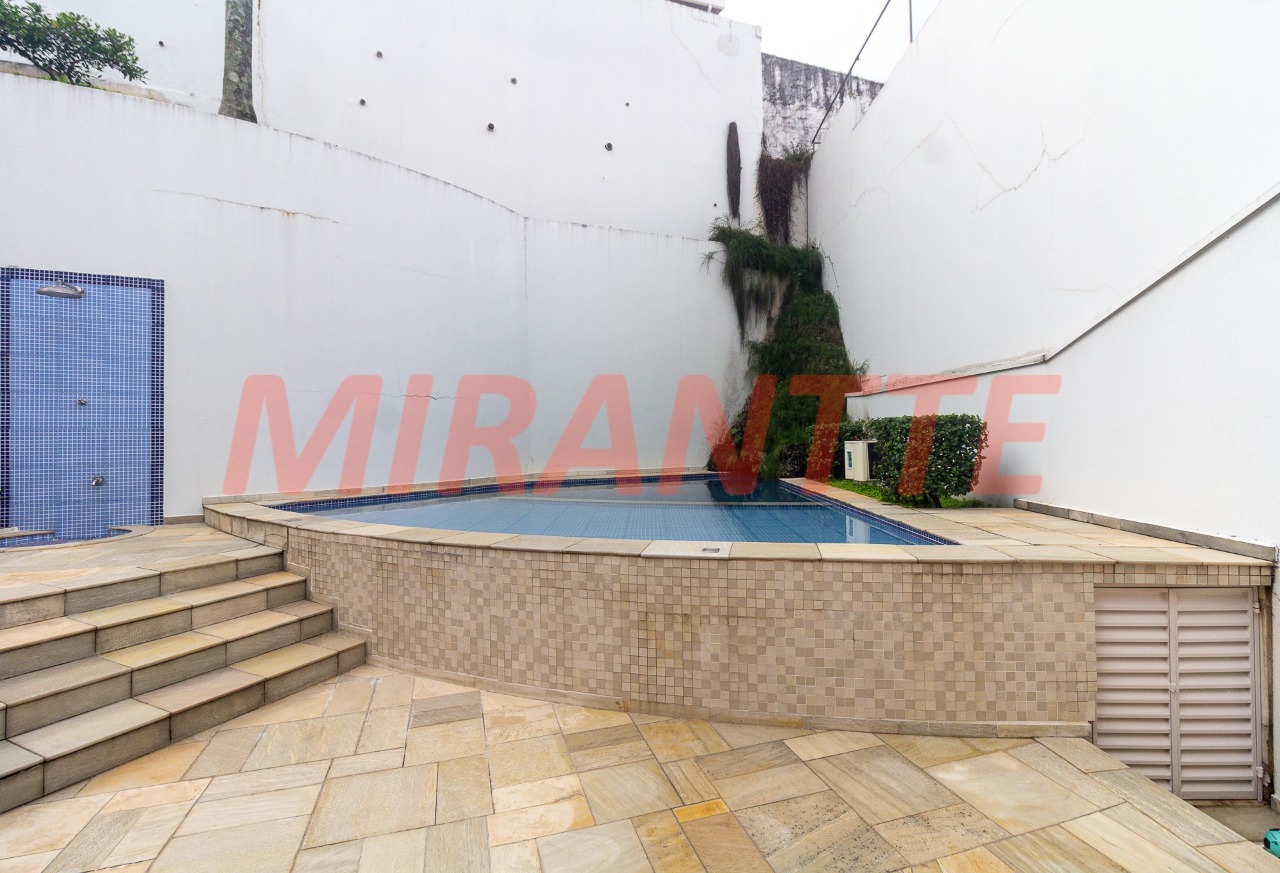 Sobrado de 450m² com 5 quartos em Tremembe