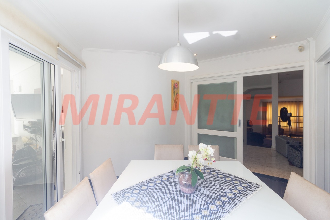 Sobrado de 450m² com 5 quartos em Tremembe
