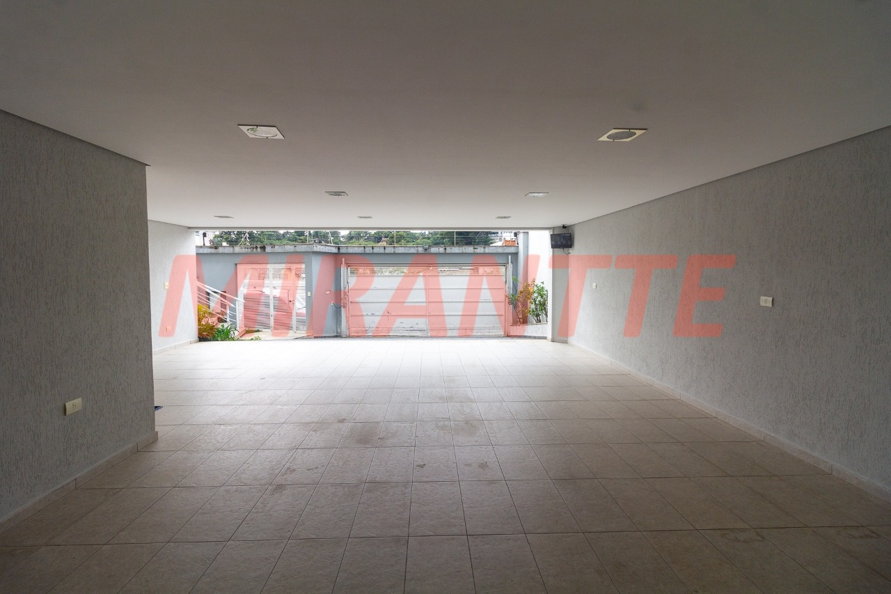 Sobrado de 450m² com 5 quartos em Tremembe