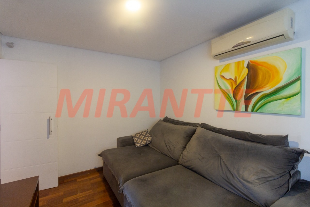 Sobrado de 450m² com 5 quartos em Tremembe