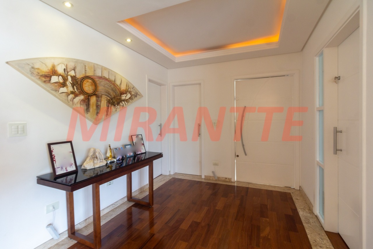 Sobrado de 450m² com 5 quartos em Tremembe