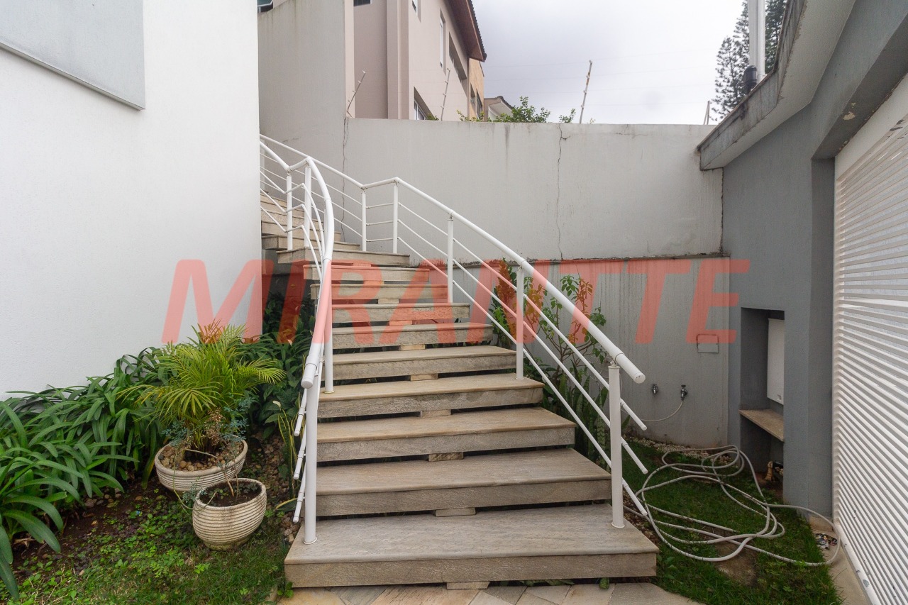 Sobrado de 450m² com 5 quartos em Tremembe