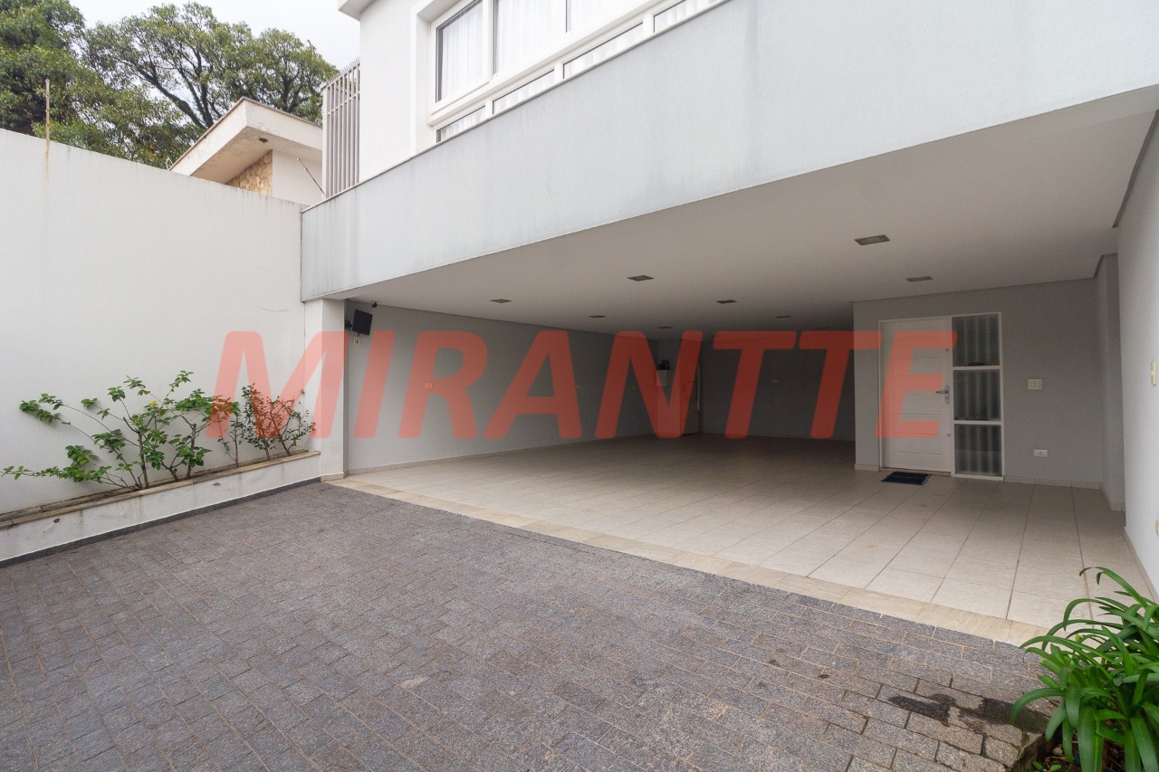 Sobrado de 450m² com 5 quartos em Tremembe