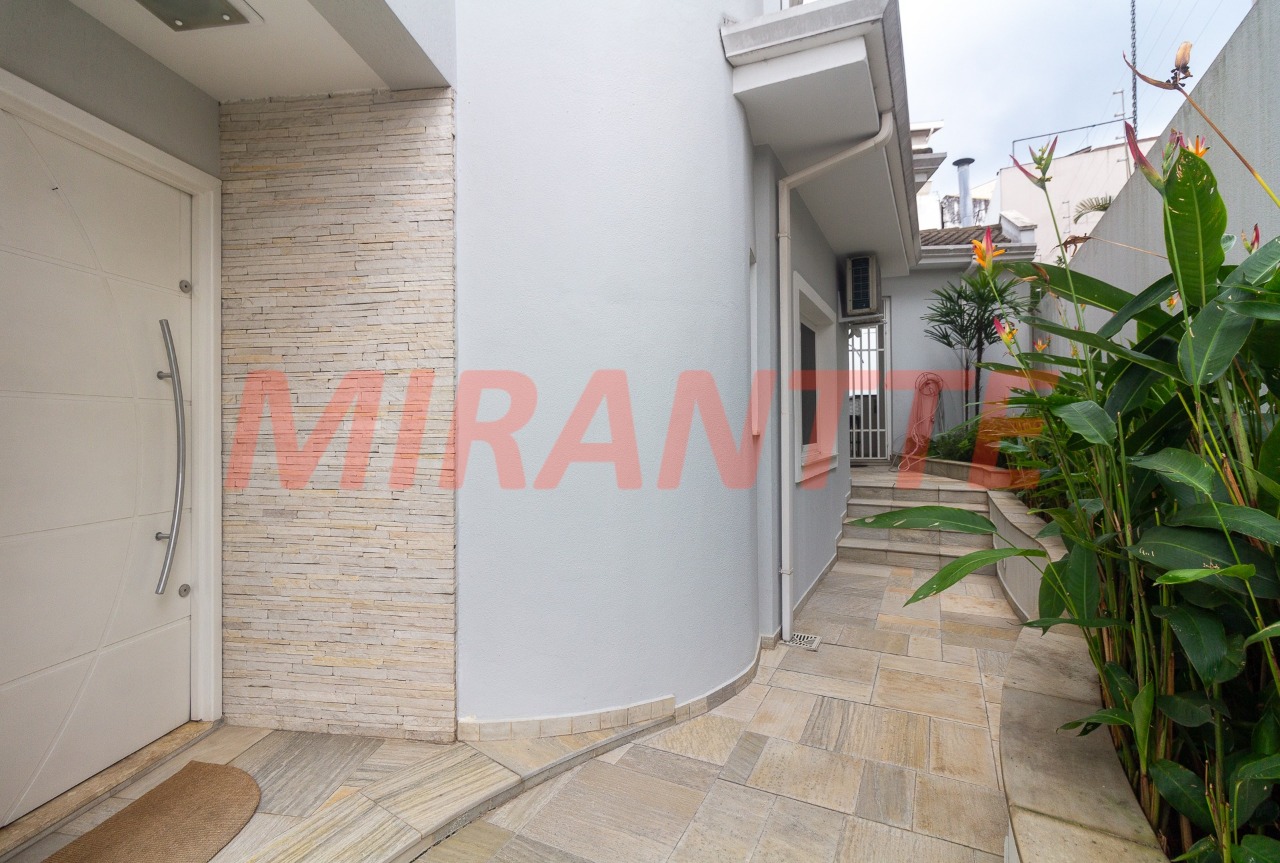 Sobrado de 450m² com 5 quartos em Tremembe