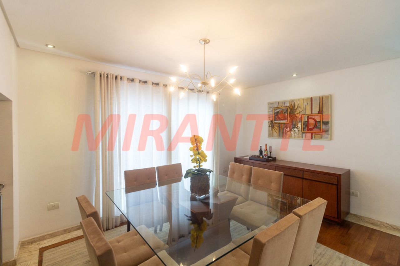 Sobrado de 450m² com 5 quartos em Tremembe
