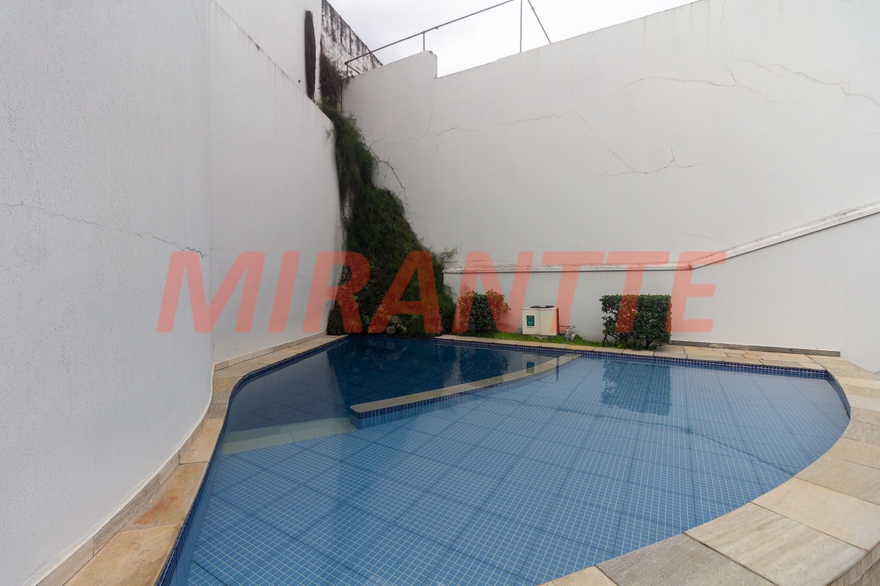 Sobrado de 450m² com 5 quartos em Tremembe