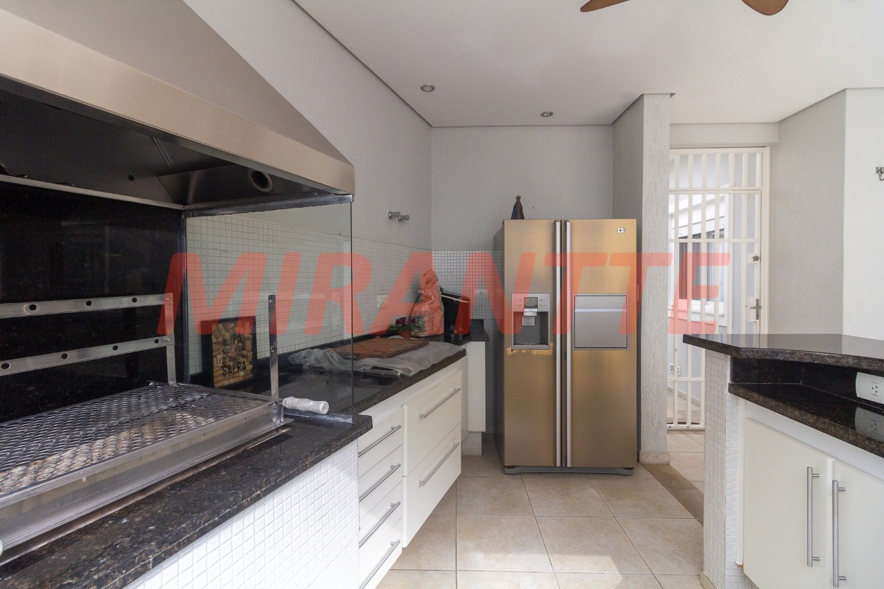 Sobrado de 450m² com 5 quartos em Tremembe